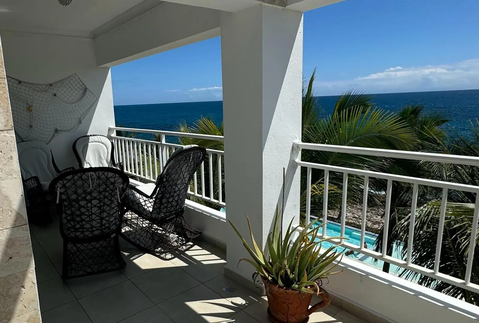 Paradise, Panorama Sea View location