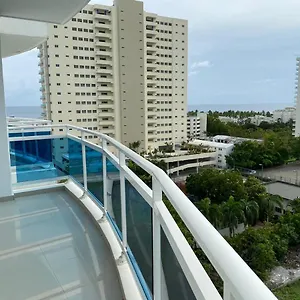 Lujoso Apto De Playa Piscina Jacuzzi Apartment